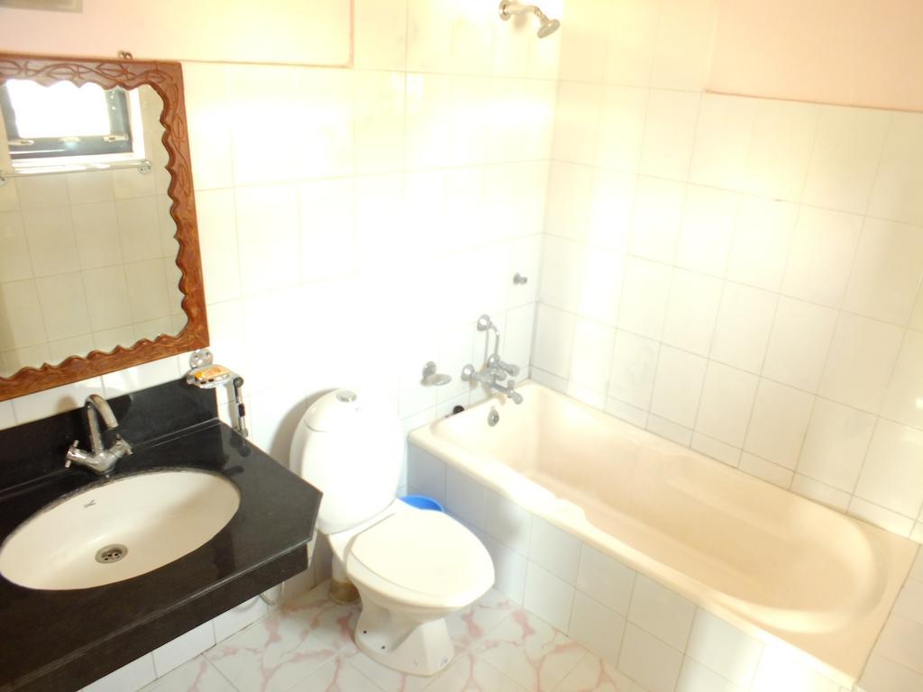 Hotel Greenland Pokhara Zewnętrze zdjęcie